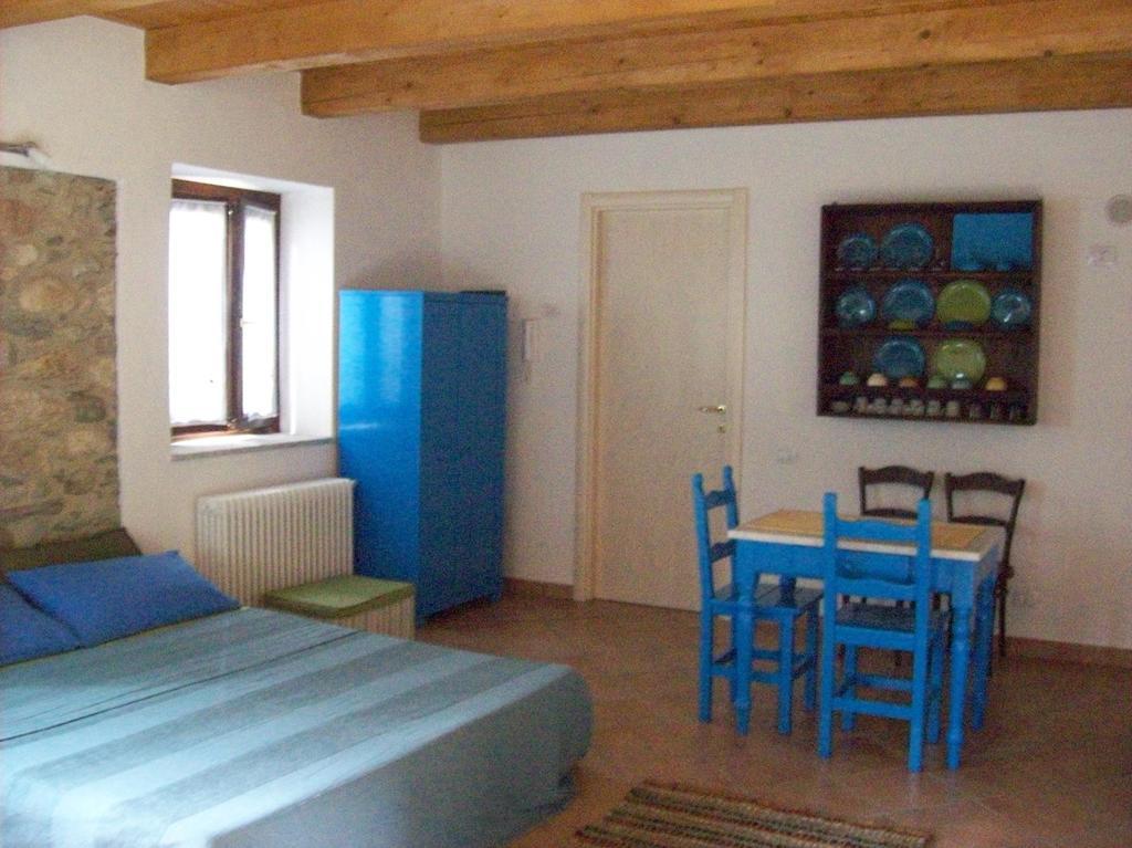 Appartamenti Ca Di Pom Omegna Ruang foto